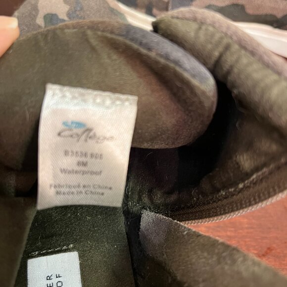 Aqua College Camouflage Suede Waterproof Sneakers SIZE 8 - Picture 3 of 8